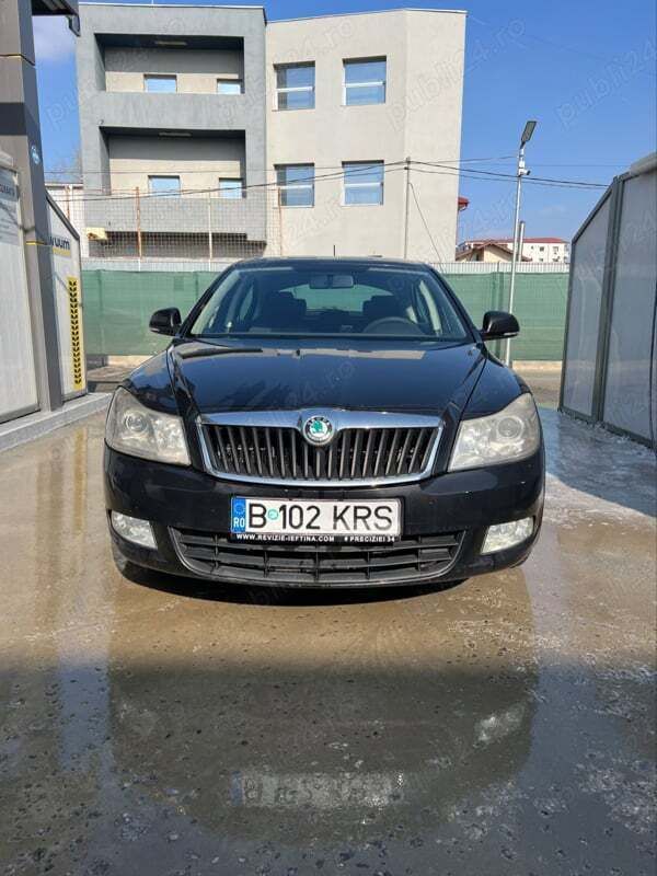 Negru Utilizat 2011 Skoda Octavia Berlinǎ | 2.950 EUR (Preț bun) - Imagine 1/4