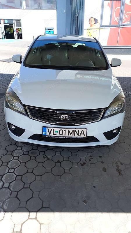 Utilizat 2013 Kia Ceed Hatchback | 5.000 EUR (Preț OK) - Imagine 1/4