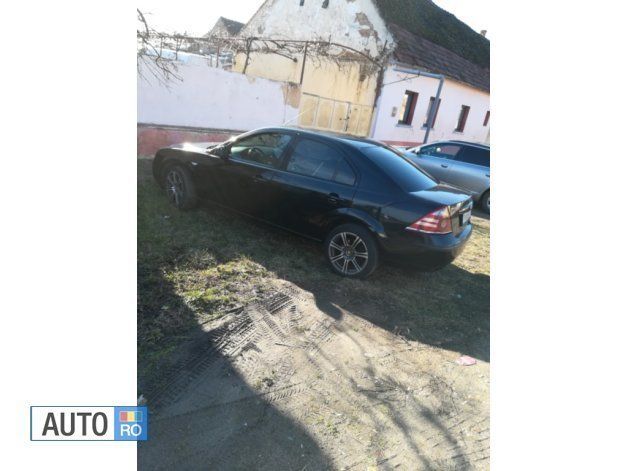 Negru Utilizat 2005 Ford Mondeo Berlinǎ | 2.599 EUR (Puțin scump) - Imagine 1/3