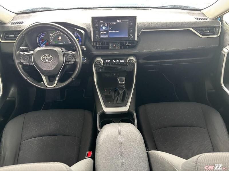 Second-hand Toyota RAV4 Hybrid 218 CP (160 kW) 2020 Culoarealbastru SUV