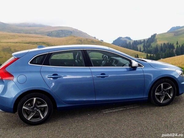 Albastru Utilizat 2016 Volvo V40 Break | 9.500 EUR - Imagine 1/2