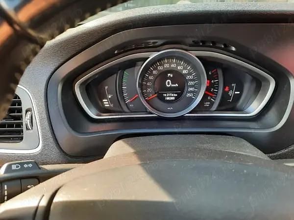 Second-hand Volvo V40 120 CP (88 kW) 2015 Berlinǎ