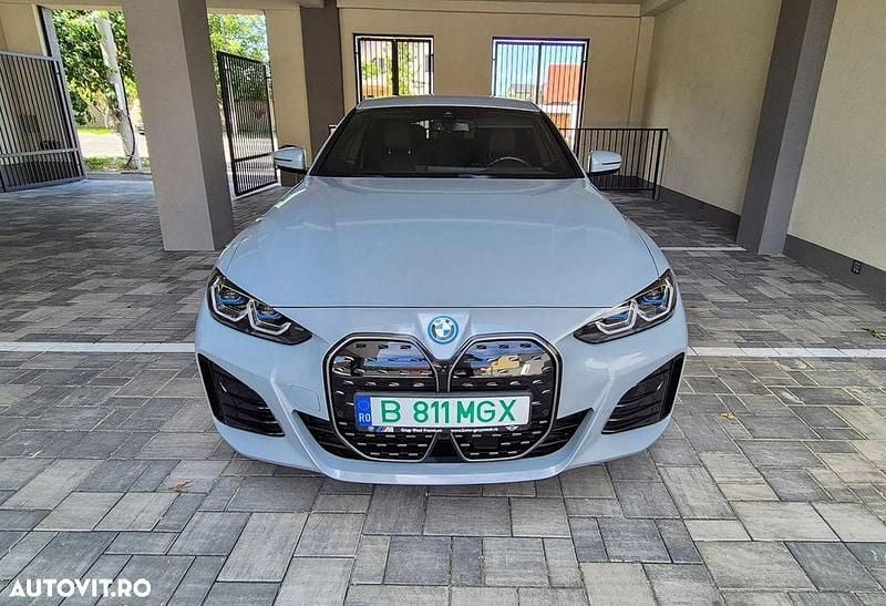 Second-hand BMW i4 Comfort Edition 250 kW (340 CP) 2023 Culoaregri Berlinǎ