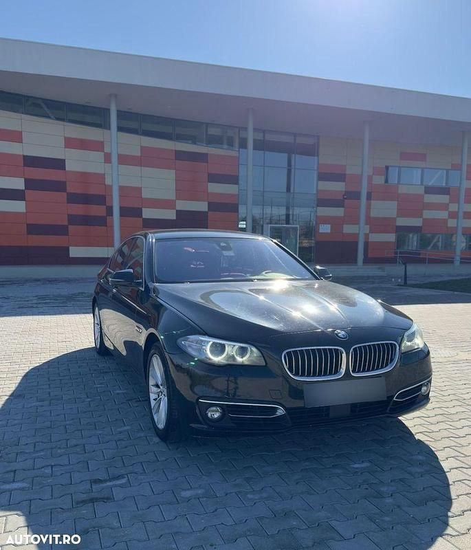 Culoarenegru Utilizat 2015 BMW 525 Comfort Edition Berlinǎ | 15.490 EUR (Preț OK) - Imagine 1/4