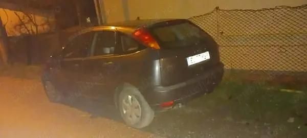 Utilizat 2004 Ford Focus Berlinǎ | 750 EUR (Super Preț) - Imagine 1/3
