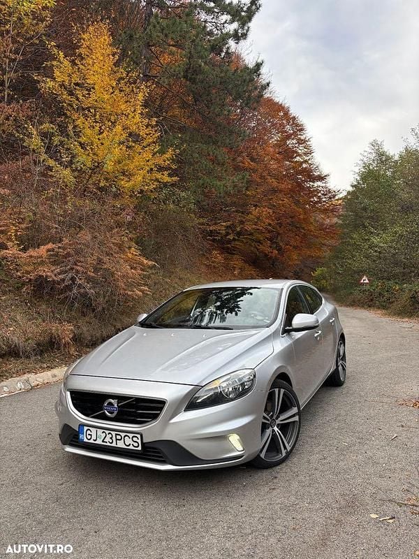 Culoaregri Utilizat 2016 Volvo V40 Hatchback | 8.500 EUR (Preț OK) - Imagine 1/4