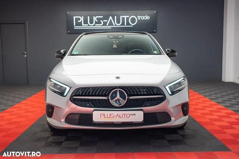 Culoareargint Utilizat 2020 Mercedes A250 Hatchback | 22.000 EUR (Preț bun) - Imagine 1/4