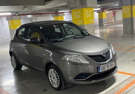 Second-hand Lancia Ypsilon 75 CP (55 kW) 2017 Maro Hatchback