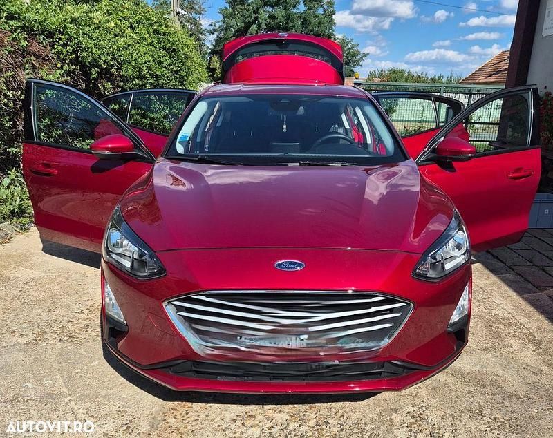 Culoarerosu Utilizat 2019 Ford Focus Hatchback | 11.950 EUR (Scump) - Imagine 1/4