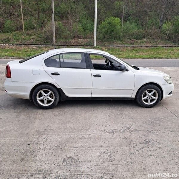 Utilizat 2010 Skoda Octavia Berlinǎ | 2.600 EUR - Imagine 1/4