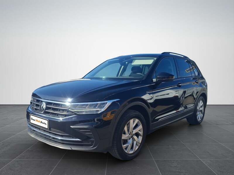 Negru metalic Utilizat 2021 VW Tiguan Life SUV | 29.250 EUR (Preț OK) - Imagine 1/4