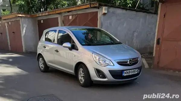 Gri Utilizat 2013 Opel Corsa Cosmo Berlinǎ | 3.600 EUR (Preț OK) - Imagine 1/4