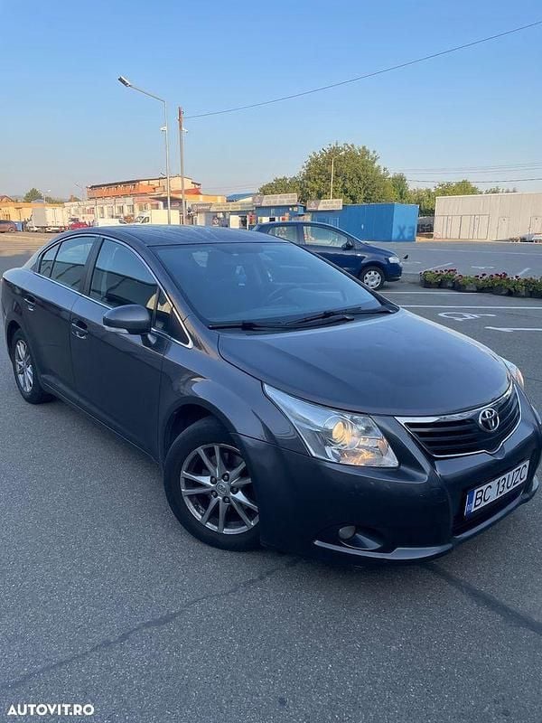 Culoaregri Utilizat 2010 Toyota Avensis Berlinǎ | 4.900 EUR (Preț OK) - Imagine 1/4