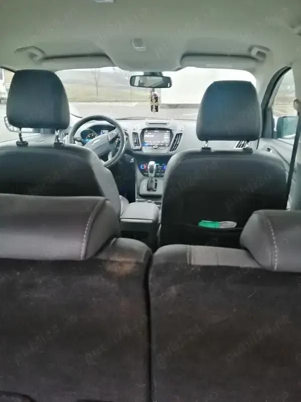 Utilizat 2017 Ford Kuga SUV | 13.000 EUR (Preț bun) - Imagine 1/4