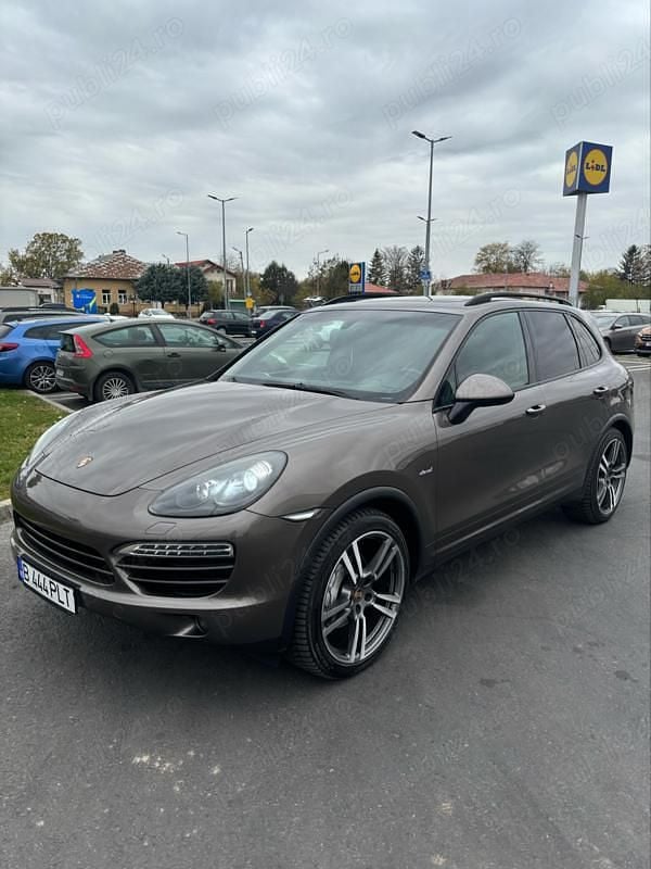 Maro Utilizat 2014 Porsche Cayenne SUV | 19.450 EUR (Super Preț) - Imagine 1/4
