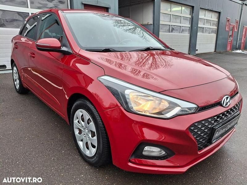 Second-hand Hyundai i20 Comfort 84 CP (61 kW) 2019 Culoarerosu Hatchback