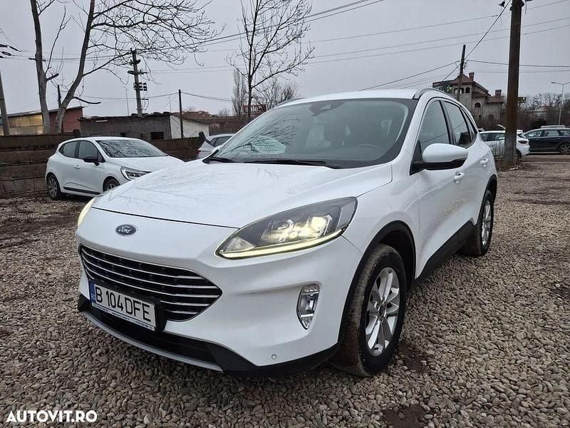 Second-hand Ford Kuga Titanium 150 CP (110 kW) 2022 Culoarealb SUV