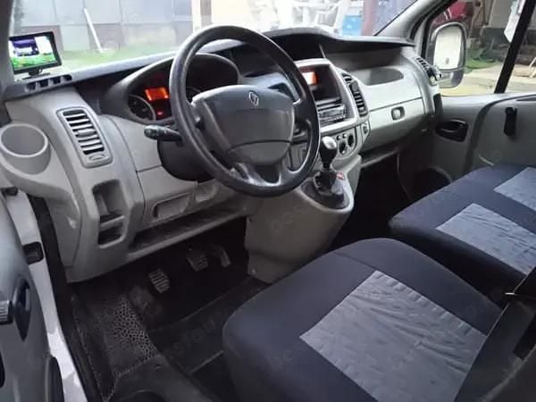 Second-hand Renault Trafic 90 CP (66 kW) 2012 Monovolum