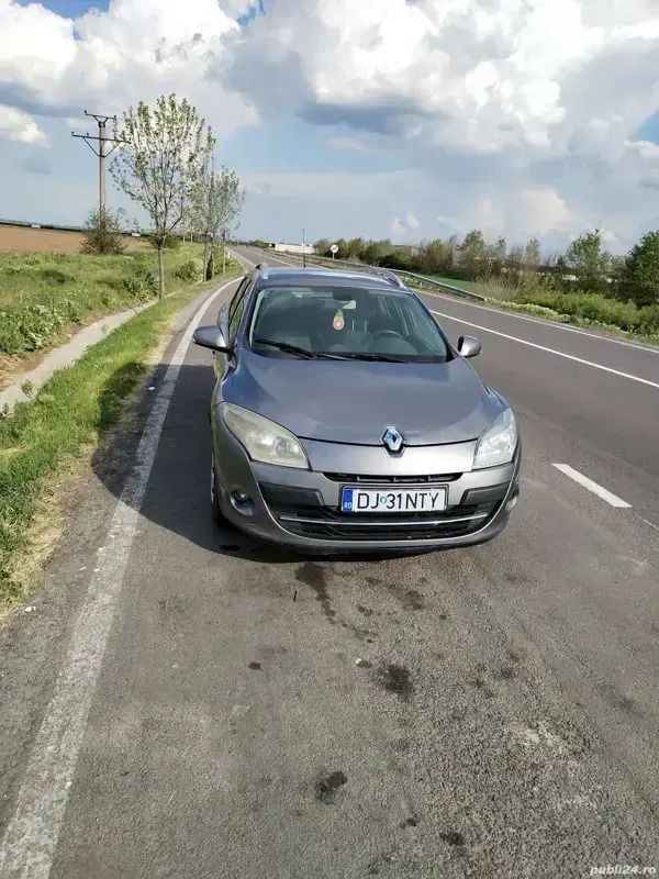Utilizat 2009 Renault Mégane III Break | 2.500 EUR (Preț bun) - Imagine 1/4