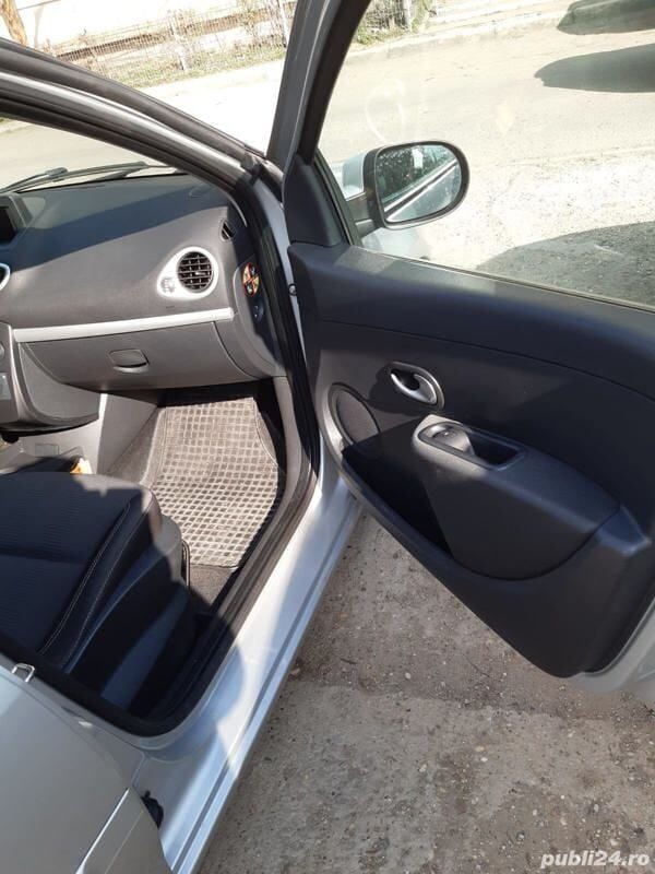 Second-hand Renault Clio III 90 CP (66 kW) 2011 Argintiu Hatchback