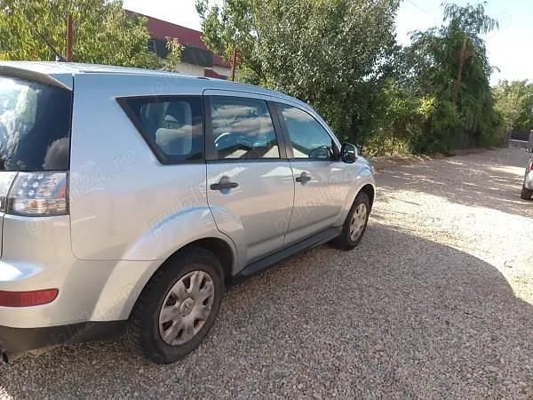 Second-hand Mitsubishi Outlander 140 CP (102 kW) 2010 Argintiu SUV