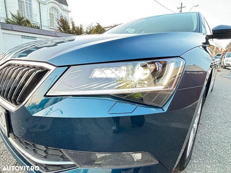 Second-hand Skoda Superb Style 150 CP (110 kW) 2019 Culoarealbastru Berlinǎ