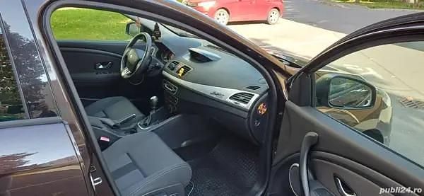 Maro Utilizat 2011 Renault Mégane III Break | 3.800 EUR (Preț OK) - Imagine 1/4