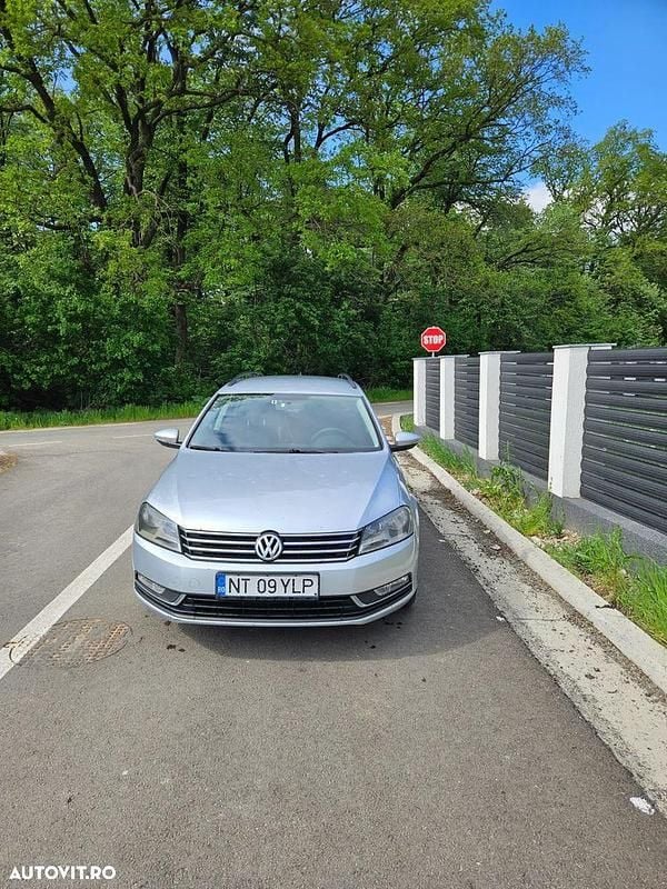 Culoareargint Utilizat 2013 VW Passat Comfortline Break | 4.490 EUR (Super Preț) - Imagine 1/4