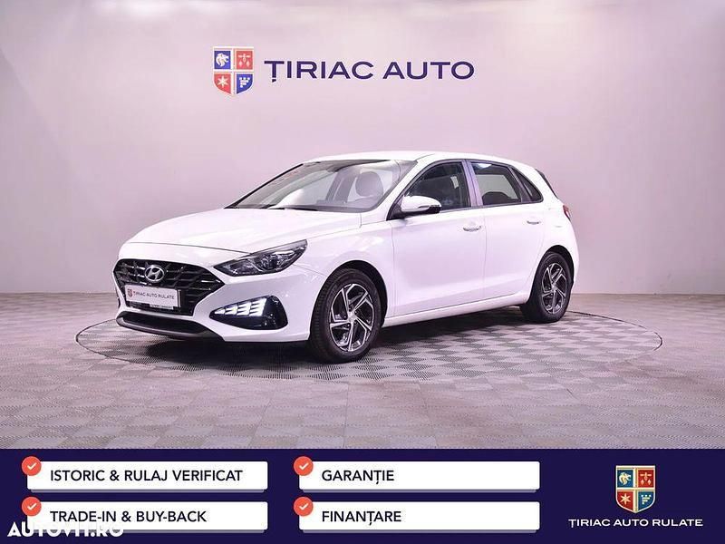 Alb Utilizat 2021 Hyundai i30 Hatchback | 16.900 EUR (Scump) - Imagine 1/4