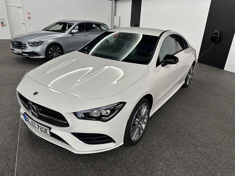 Utilizat 2023 Mercedes CLA250e AMG line Berlinǎ | 45.019 EUR (Preț OK) - Imagine 1/1