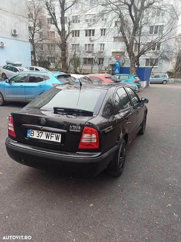 Second-hand Skoda Octavia 101 CP (74 kW) 2009 Culoarenegru Berlinǎ