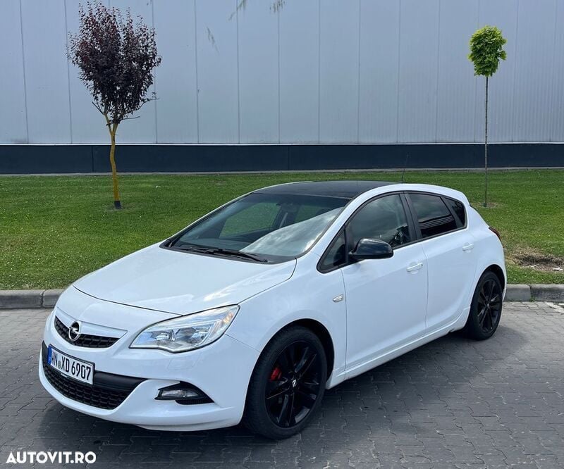 Alb Utilizat 2012 Opel Astra Berlinǎ | 5.990 EUR (Puțin scump) - Imagine 1/4