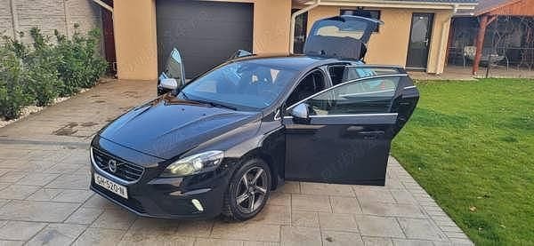 Alte culori Utilizat 2016 Volvo V40 R-Design Break | 7.999 EUR (Preț bun) - Imagine 1/4