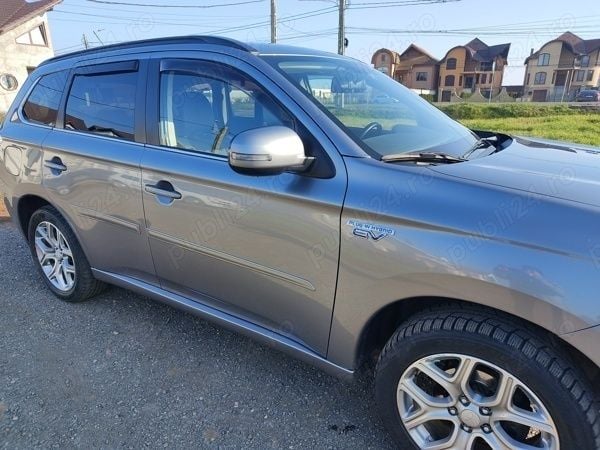 Utilizat 2014 Mitsubishi Outlander P-HEV SUV | 10.500 EUR - Imagine 1/4