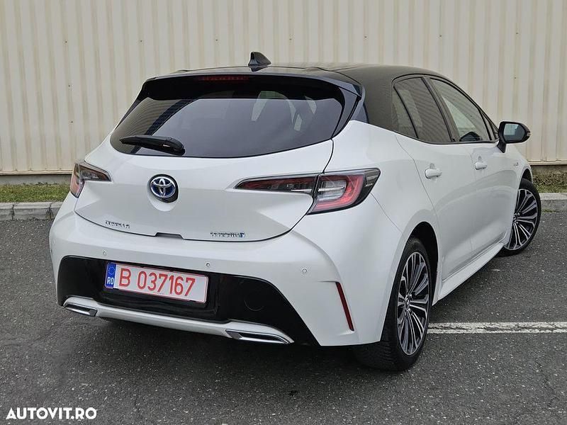 Second-hand Toyota Corolla Plus 184 CP (135 kW) 2019 Culoarealb Hatchback