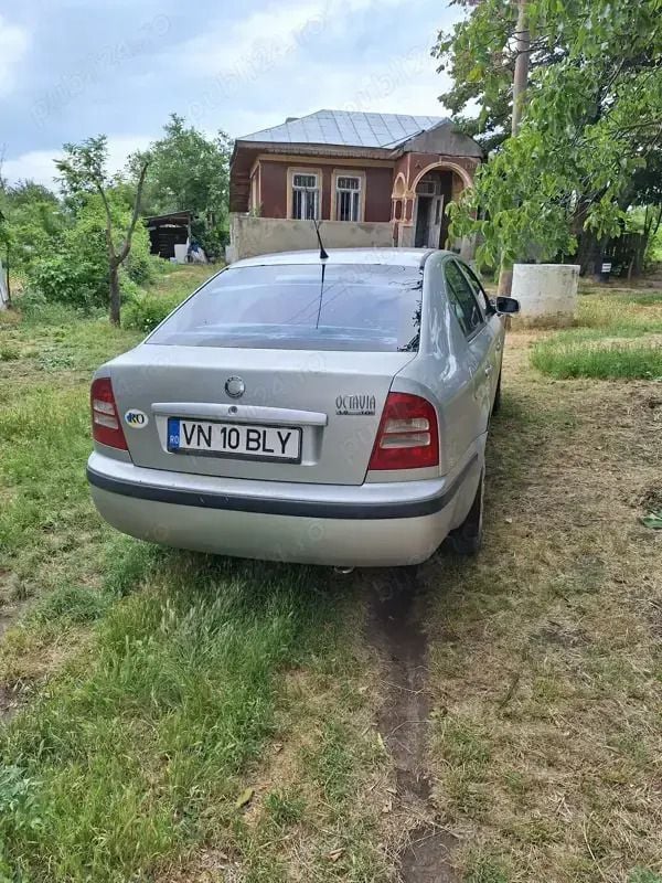 Utilizat 2006 Skoda Octavia Berlinǎ | 1.000 EUR (Super Preț) - Imagine 1/3
