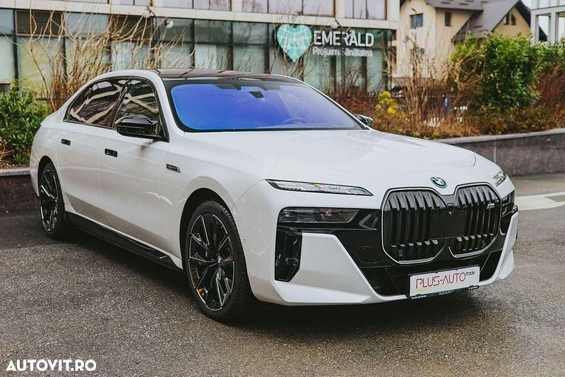 Culoarealb Second-hand 2024 BMW M760e Comfort Edition Berlinǎ | 139.999 EUR - Imagine 1/4