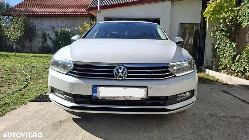 Culoarealb Utilizat 2016 VW Passat Comfortline Berlinǎ | 12.700 EUR (Preț OK) - Imagine 1/4