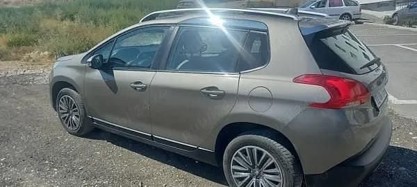 Utilizat 2015 Peugeot 2008 SUV | 6.000 EUR (Preț OK) - Imagine 1/4