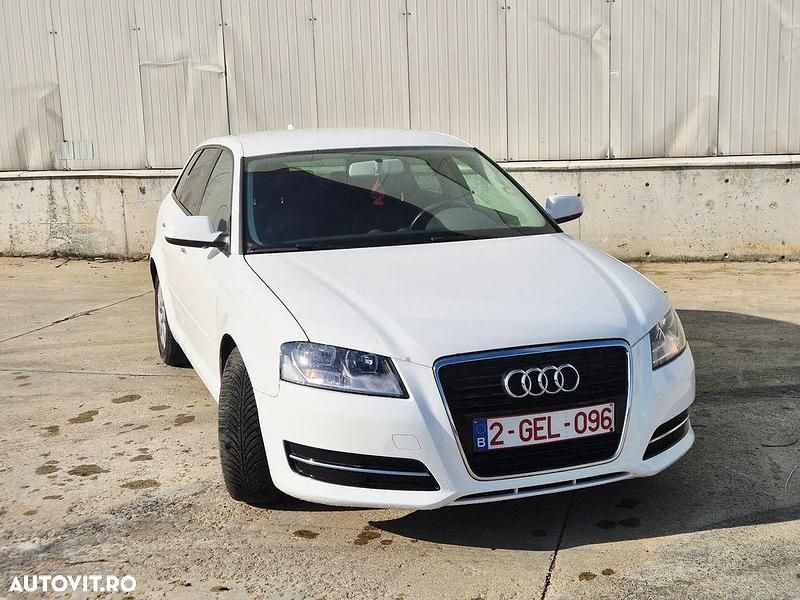 Second-hand Audi A3 Ambiente 105 CP (77 kW) 2011 Culoarealb Hatchback