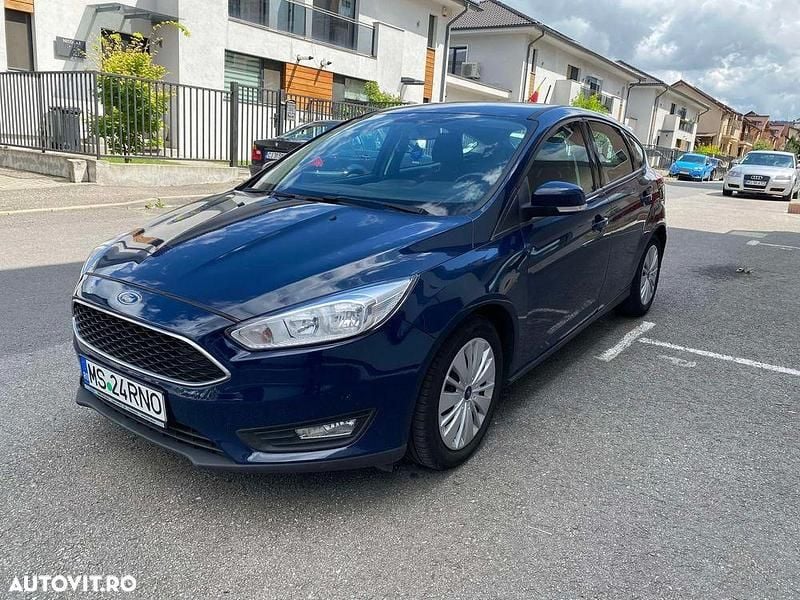 Culoarealbastru Utilizat 2018 Ford Focus Hatchback | 5.890 EUR (Super Preț) - Imagine 1/4