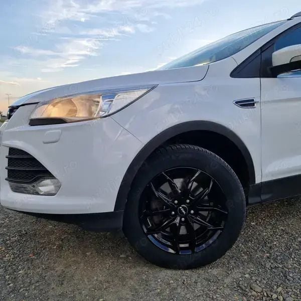 Utilizat 2013 Ford Kuga SUV | 7.500 EUR (Preț bun) - Imagine 1/4