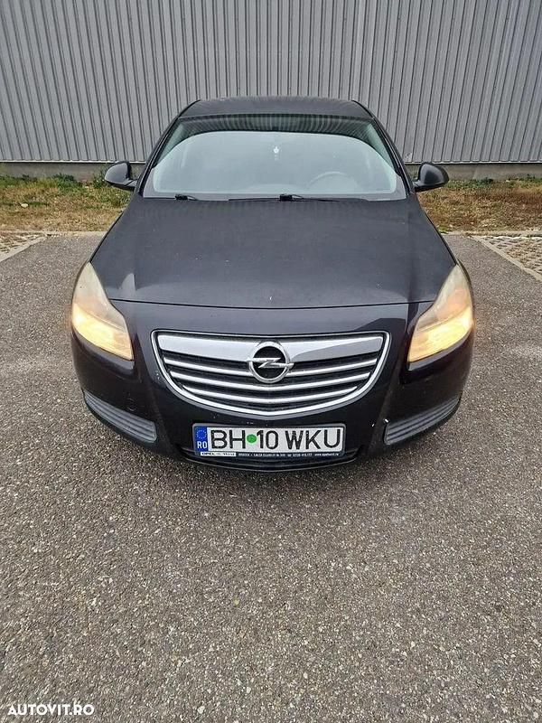 Second-hand Opel Insignia 130 CP (95 kW) 2011 Culoarenegru Berlinǎ