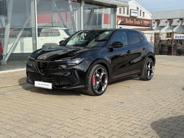 Nouă Alfa Romeo Junior Veloce 205 kW (280 CP) 2025 Negru SUV