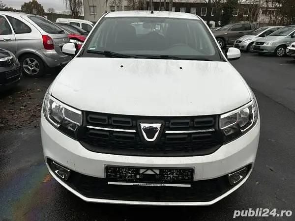Second-hand 2017 Dacia Sandero Hatchback | 4.000 EUR (Preț bun) - Imagine 1/4