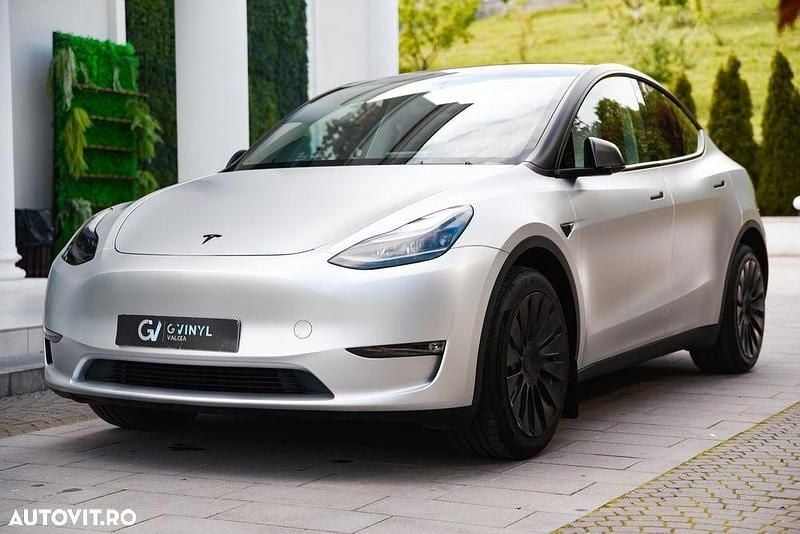 Alb Utilizat 2024 Tesla Model Y SUV | 40.500 EUR (Preț bun) - Imagine 1/4