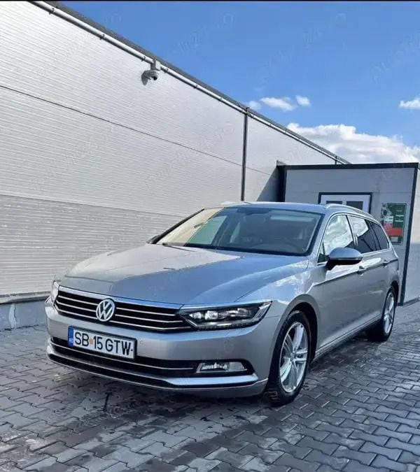 Argintiu Utilizat 2015 VW Passat Hatchback | 12.500 EUR (Preț OK) - Imagine 1/4