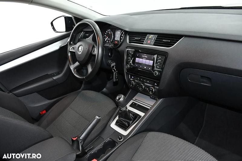 Second-hand Skoda Octavia Business Line 105 CP (77 kW) 2015 Culoaregri Hatchback