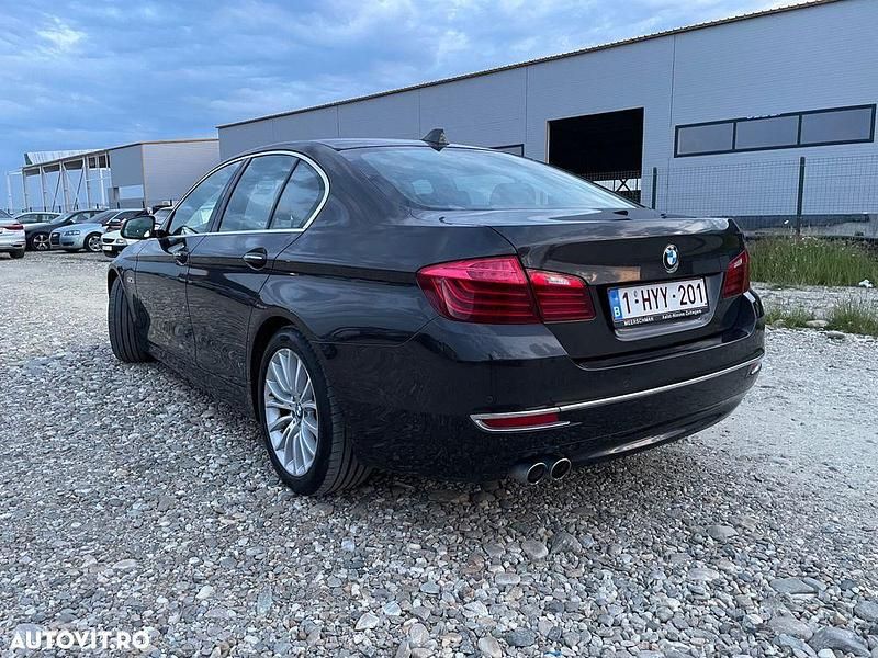 Second-hand BMW 520 Luxury Line 184 CP (135 kW) 2014 Culoaregri Berlinǎ
