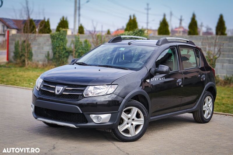 Negru Utilizat 2013 Dacia Sandero Stepway Hatchback | 5.200 EUR (Puțin scump) - Imagine 1/4